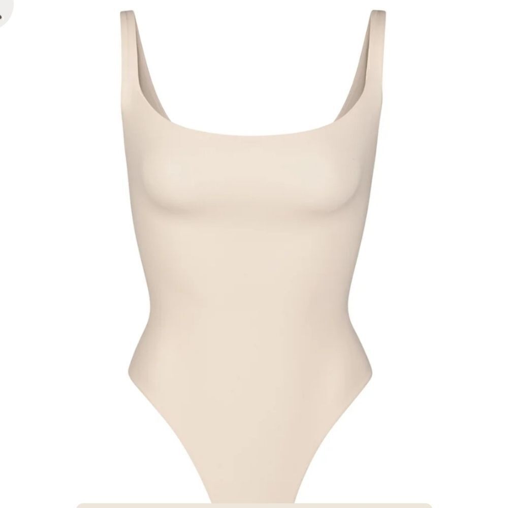 134 NWT Skims SQUARE NECK THONG BODYSUIT SIZE XL COLOR SAND